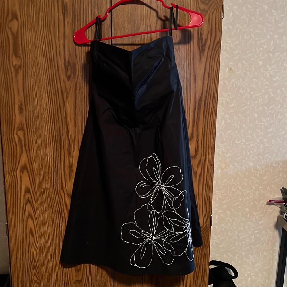 NY & Co convertible dress, strapless or has spaghetti straps to attach